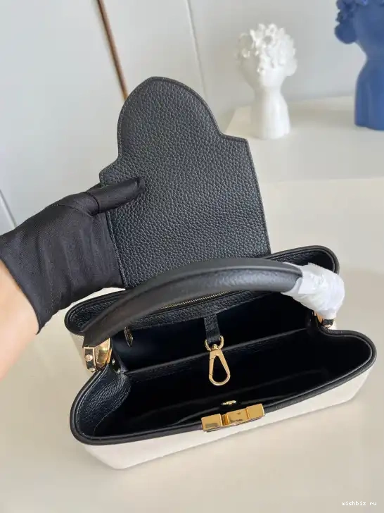 WIS BB LOUIS VUITTON CAPUCINES 0626